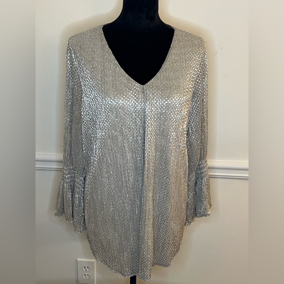 Alfani Tops - Alfani Women’s V-Neck Metallic Bell Sleeve Pullover Blouse. Medium.